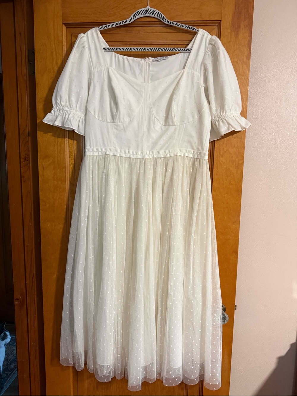 Ivy City Co Cream Puff-Sleeve Midi Dress